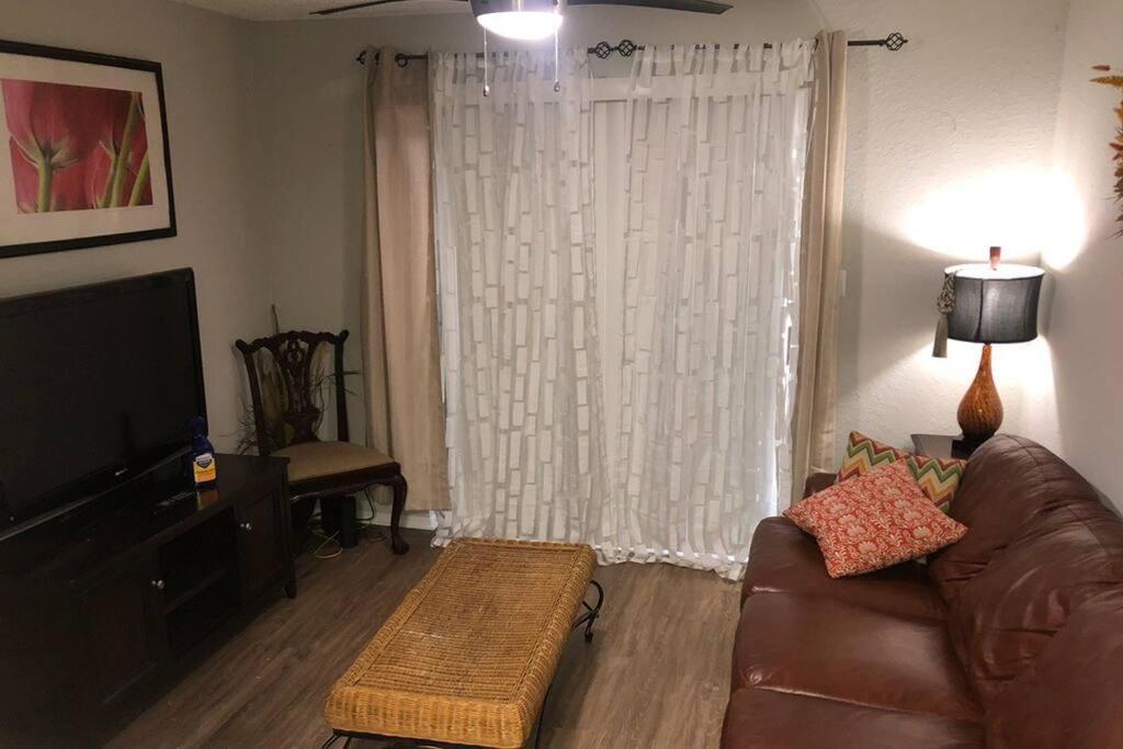 Lovely 1-Bedroom Rental Space With Free Parking 夏洛特 外观 照片